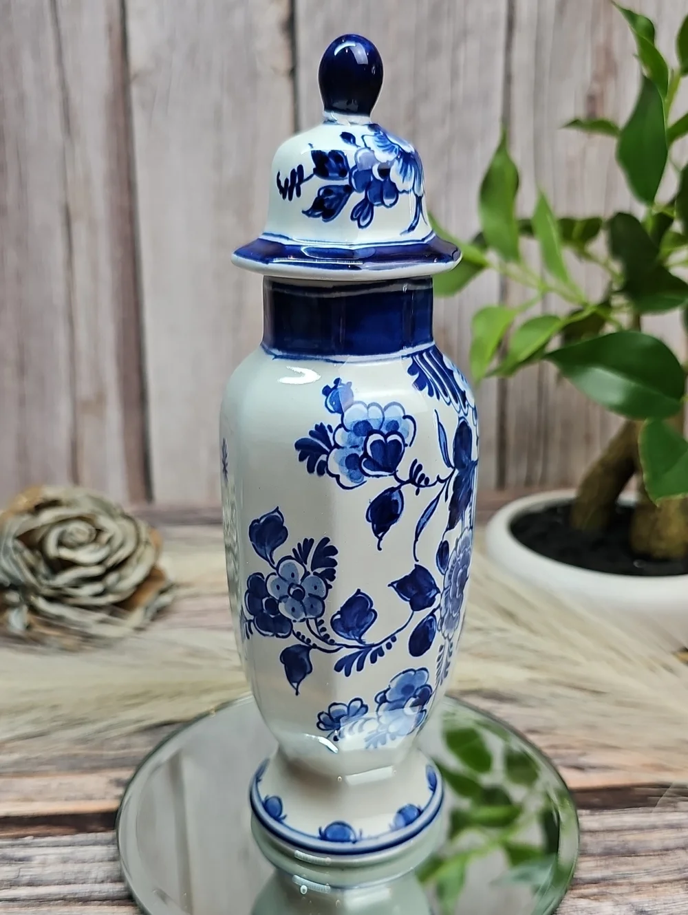VINTAGE AUTHENTIC ROYAL DELFT BLUE & WHITE PORCELAIN BALUSTER JAR